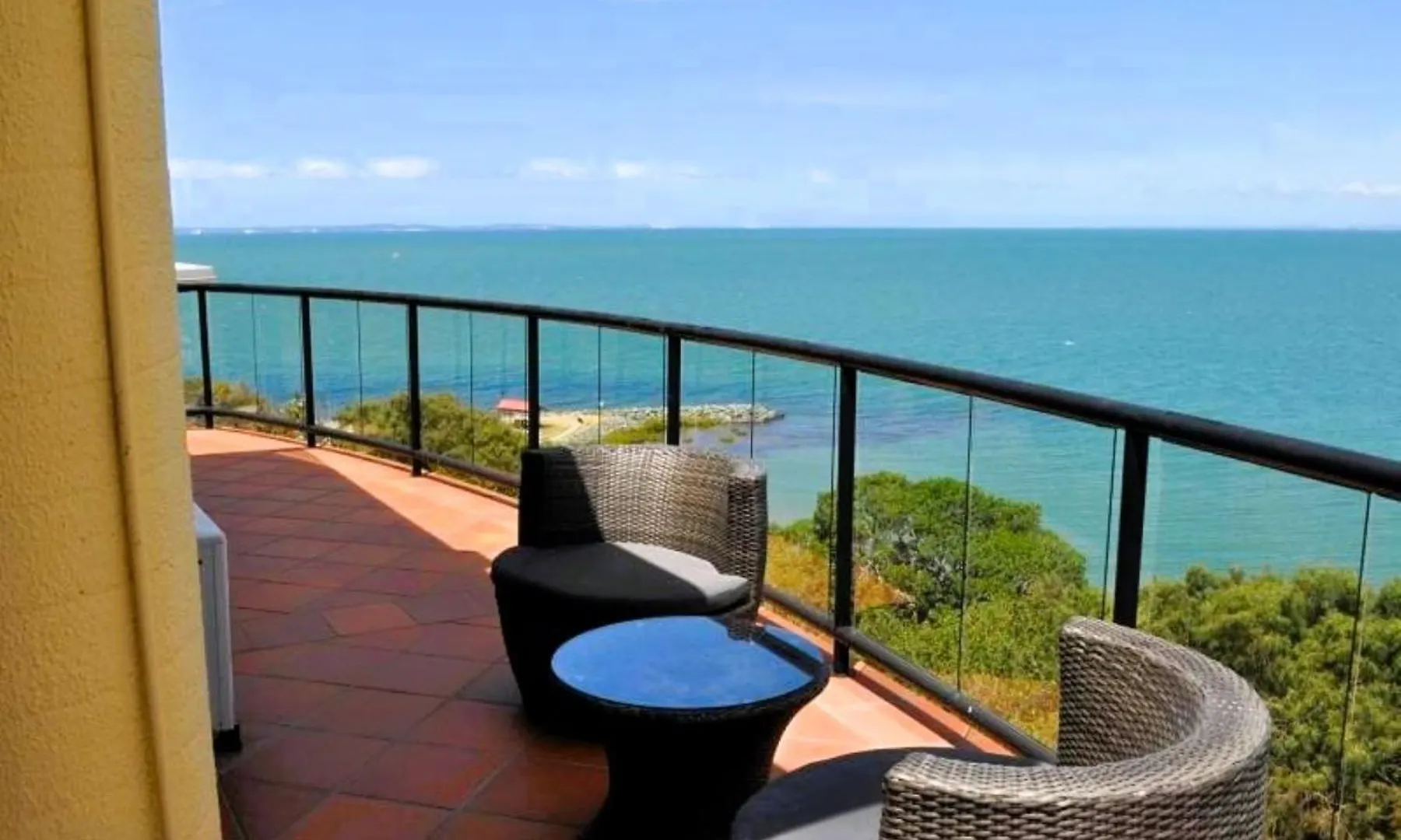 Sunset Sails Penthouse Redcliffe Apartment